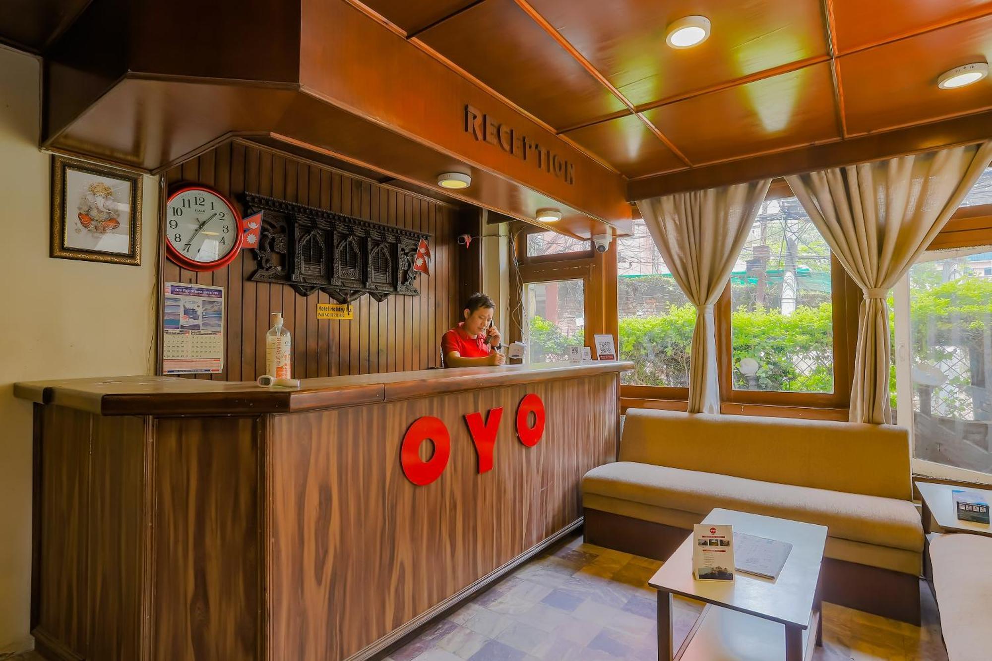 Oyo 795 Hotel Holiday Inn Kathmandu Ngoại thất bức ảnh