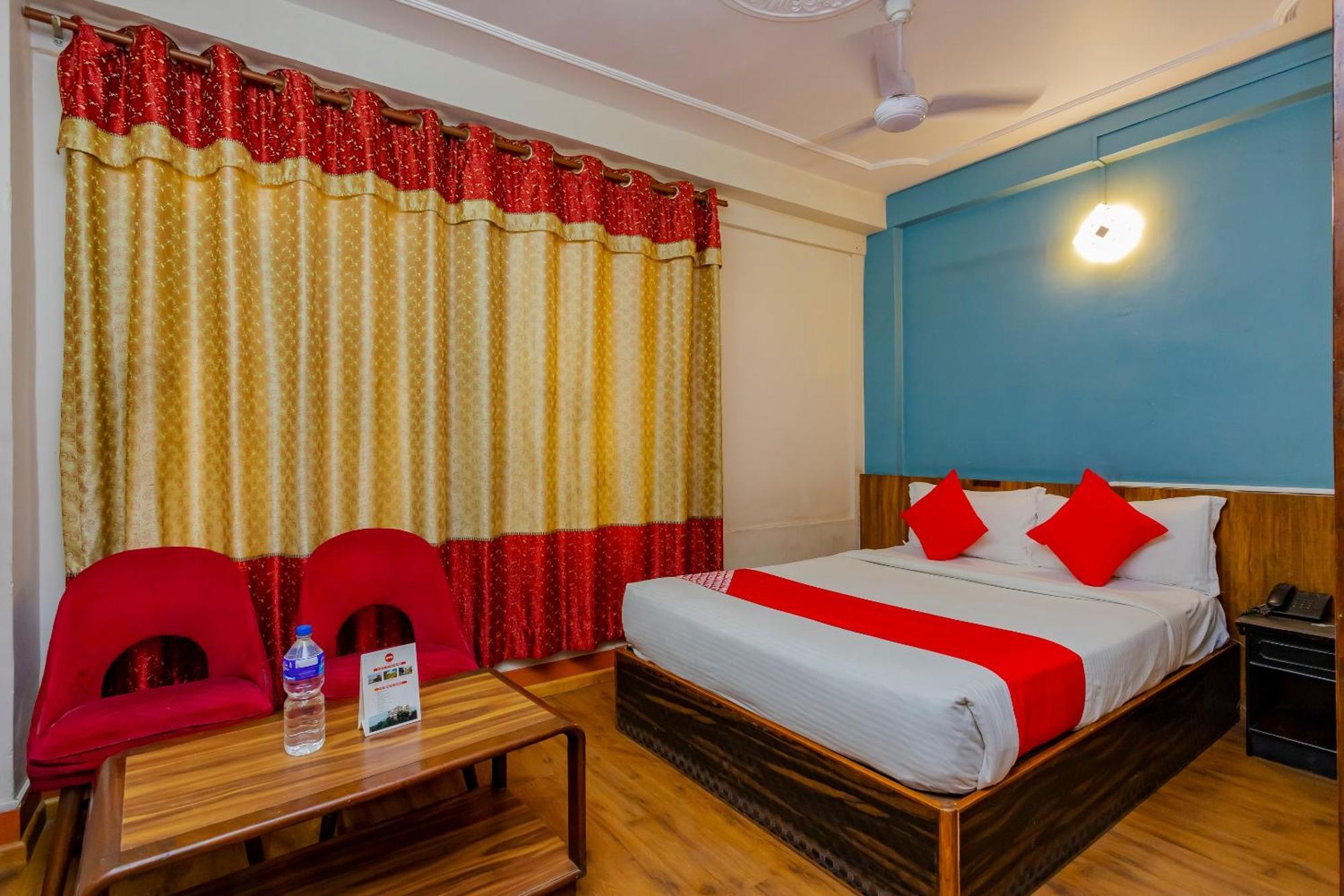 Oyo 795 Hotel Holiday Inn Kathmandu Ngoại thất bức ảnh