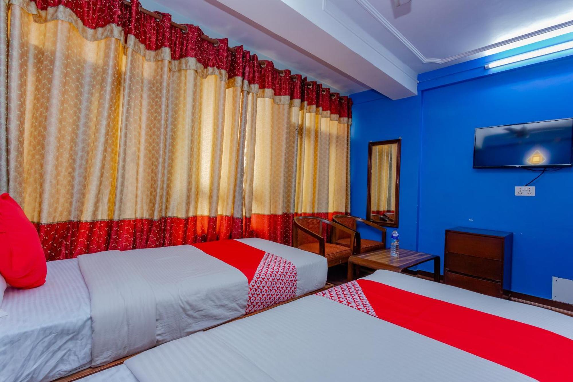 Oyo 795 Hotel Holiday Inn Kathmandu Ngoại thất bức ảnh