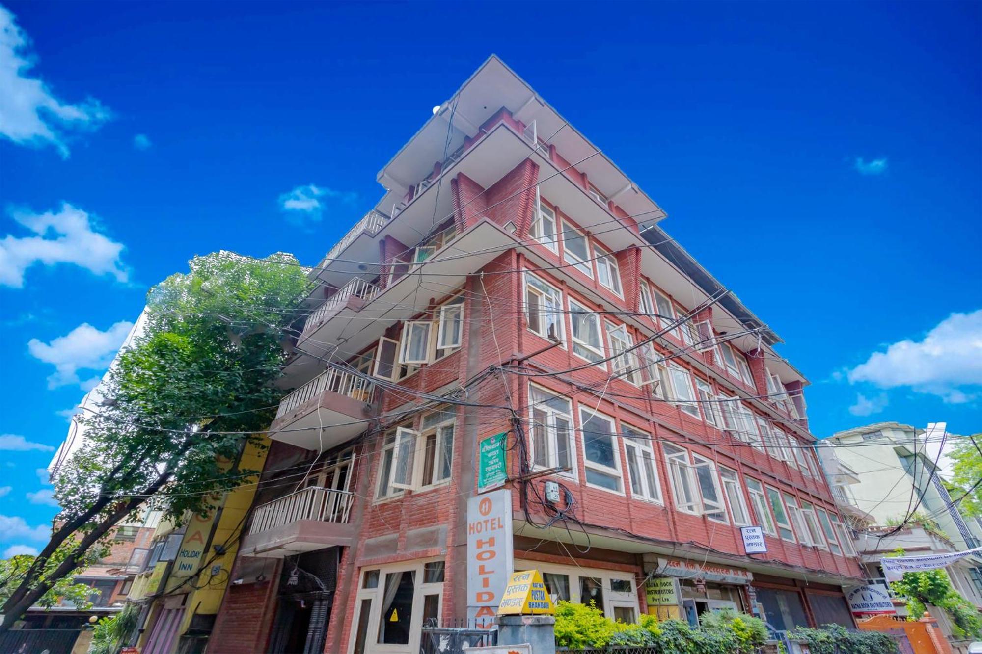 Oyo 795 Hotel Holiday Inn Kathmandu Ngoại thất bức ảnh